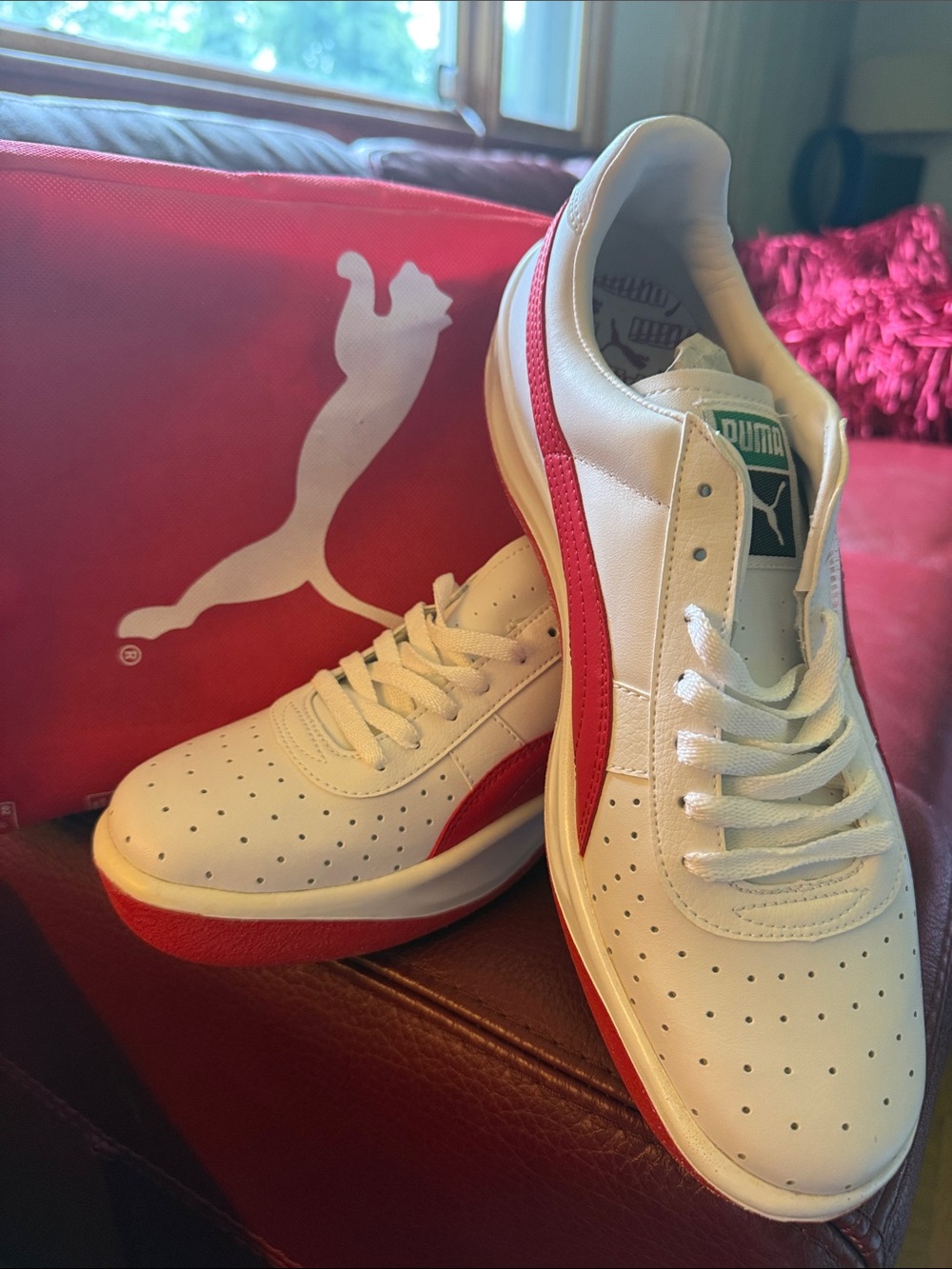 Puma Men’s White and Red Low-Top Sneakers - Classic Leather Trainers